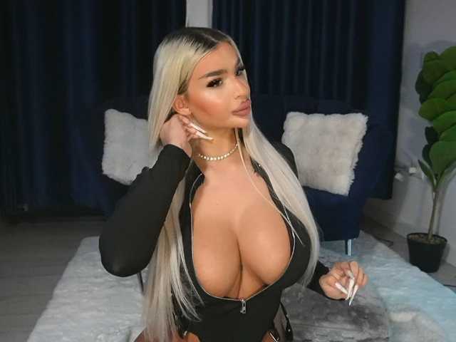 ChrystalCade live cam on BongaCams