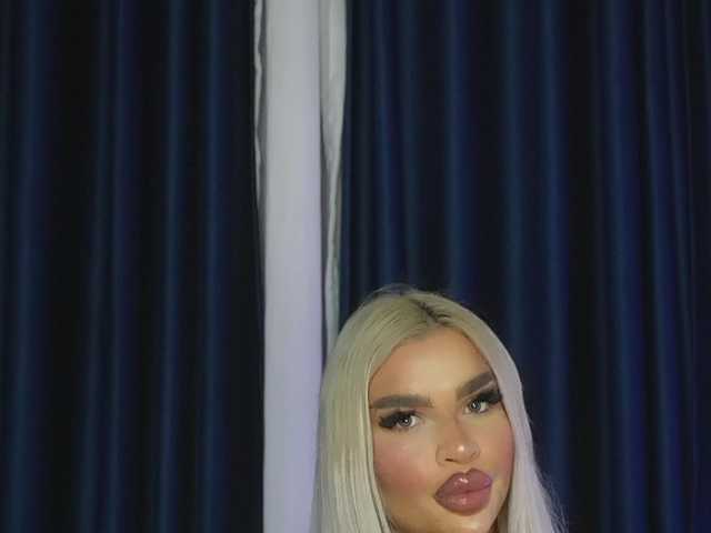 ChrystalCade live cam on BongaCams