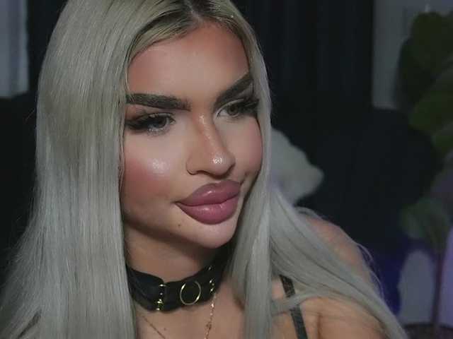 ChrystalCade live cam on BongaCams