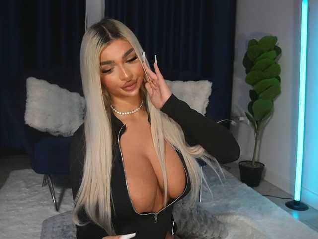 ChrystalCade live cam on BongaCams