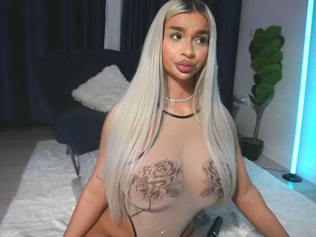 ChrystalCade live cam on BongaCams