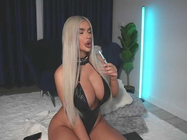 ChrystalCade live cam on BongaCams