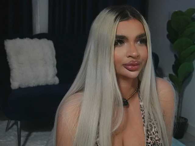ChrystalCade live cam on BongaCams