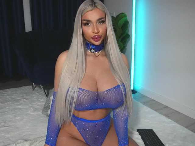 ChrystalCade live cam on BongaCams