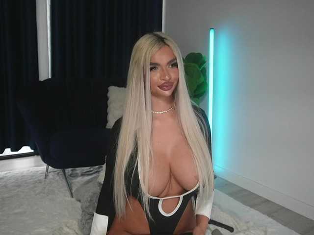 ChrystalCade live cam on BongaCams