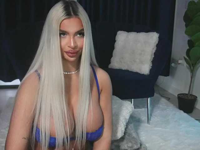 ChrystalCade live cam on BongaCams