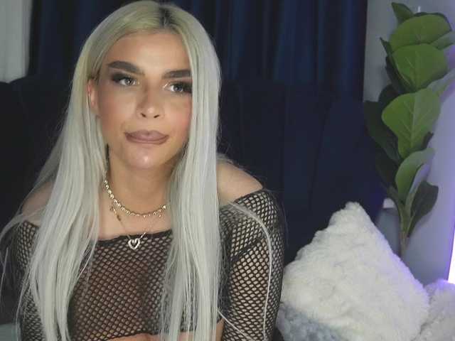 ChrystalCade live cam on BongaCams