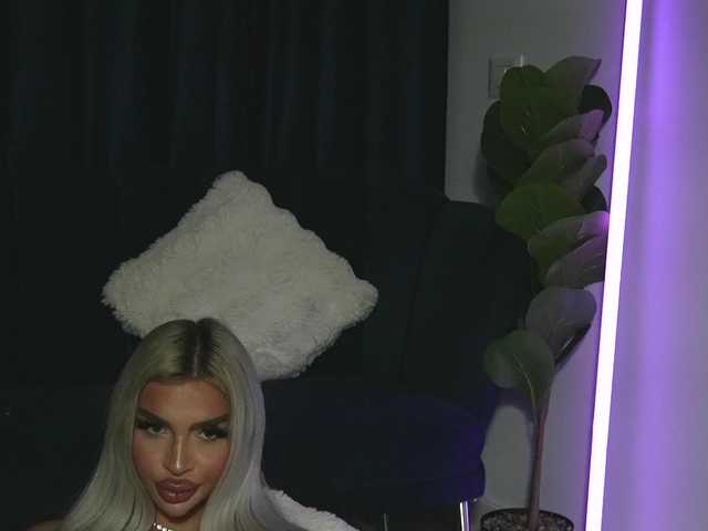 ChrystalCade live cam on BongaCams