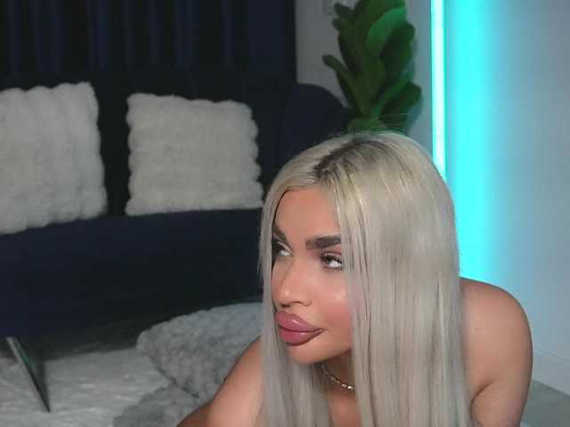 ChrystalCade live cam on BongaCams