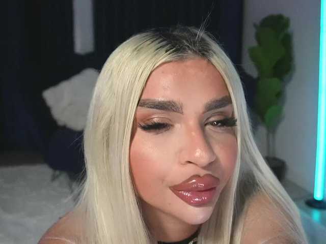 ChrystalCade live cam on BongaCams