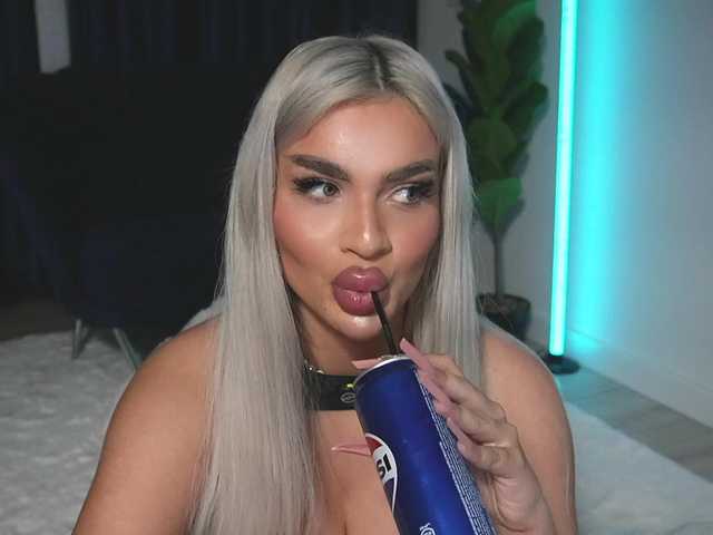 ChrystalCade live cam on BongaCams
