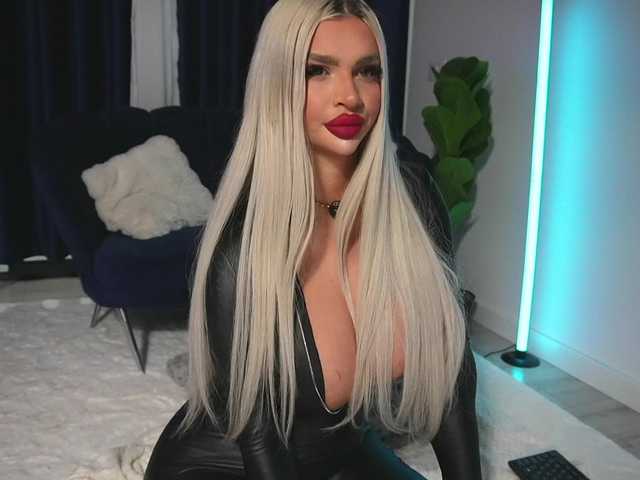 ChrystalCade live cam on BongaCams