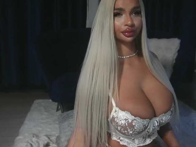ChrystalCade live cam on BongaCams