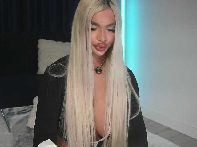 ChrystalCade live cam on BongaCams