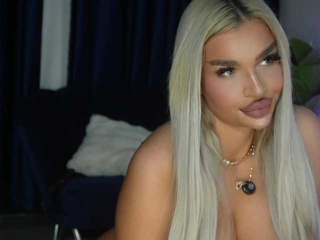 ChrystalCade live cam on BongaCams