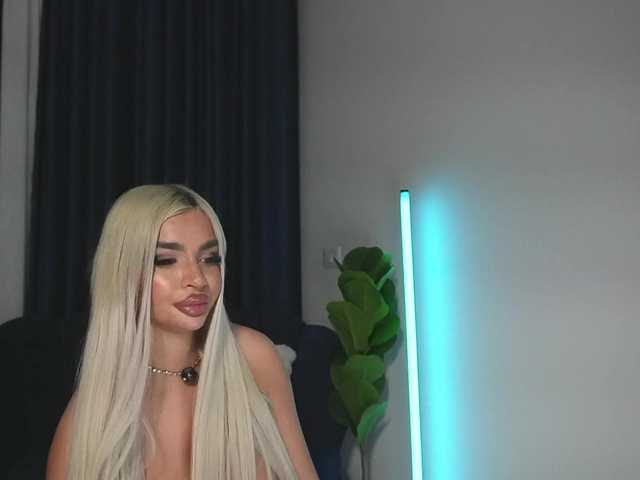 ChrystalCade live cam on BongaCams