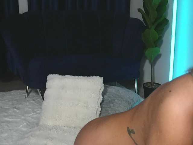 ChrystalCade live cam on BongaCams