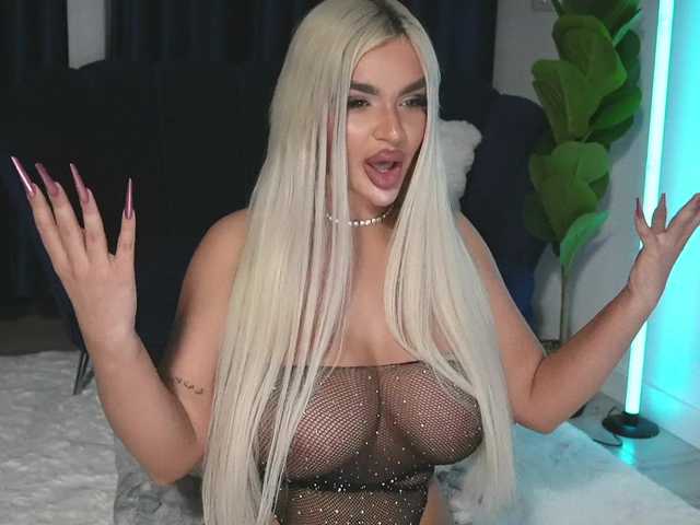 ChrystalCade live cam on BongaCams