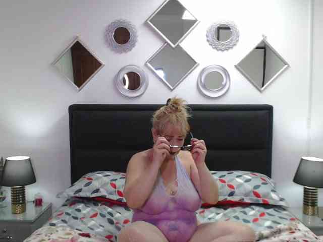 tiaramature01 webcam