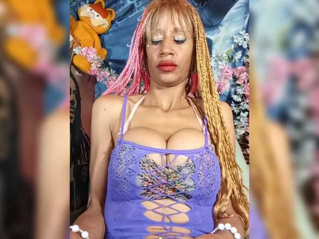 Starunivers live cam on BongaCams