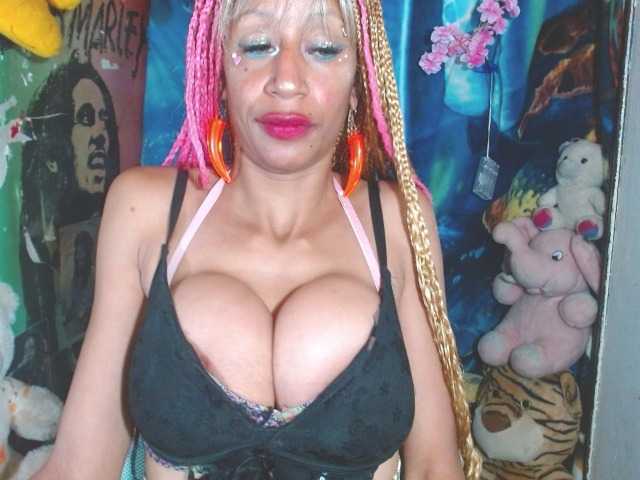 Starunivers live cam on BongaCams