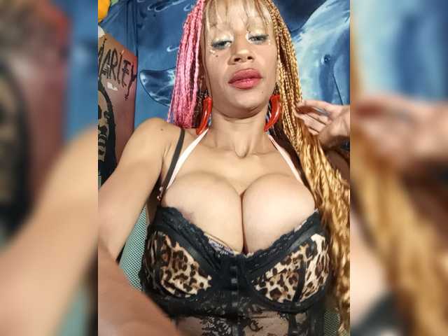 Starunivers live cam on BongaCams