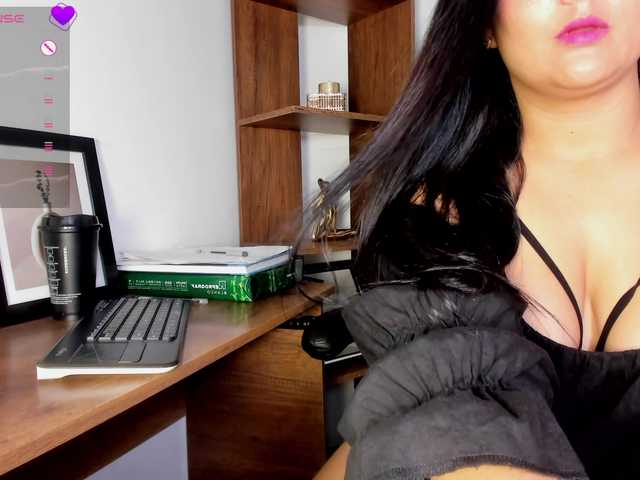 aslii-smith live cam on BongaCams