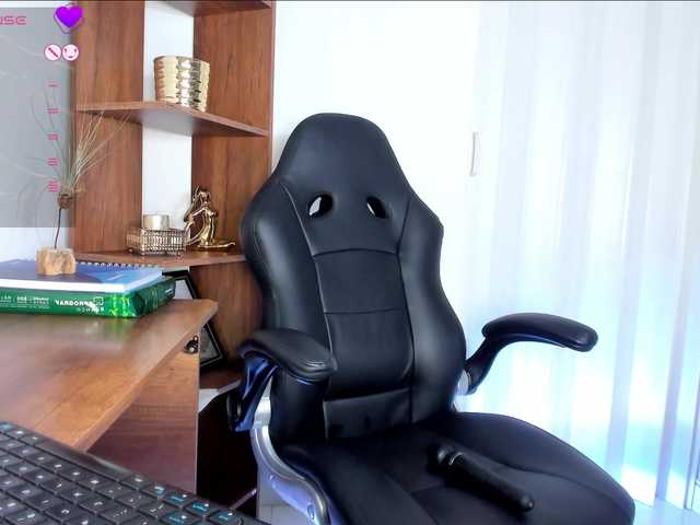 aslii-smith live cam on BongaCams