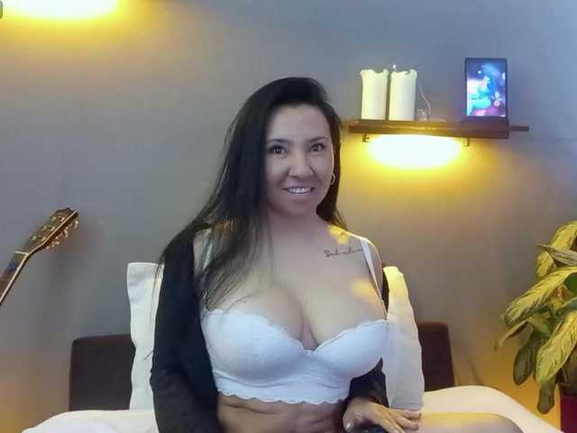 Taliapeach live webcam show