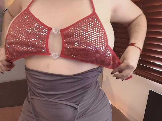 Taliapeach live cam preview