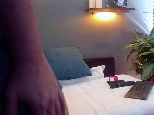 Taliapeach webcam