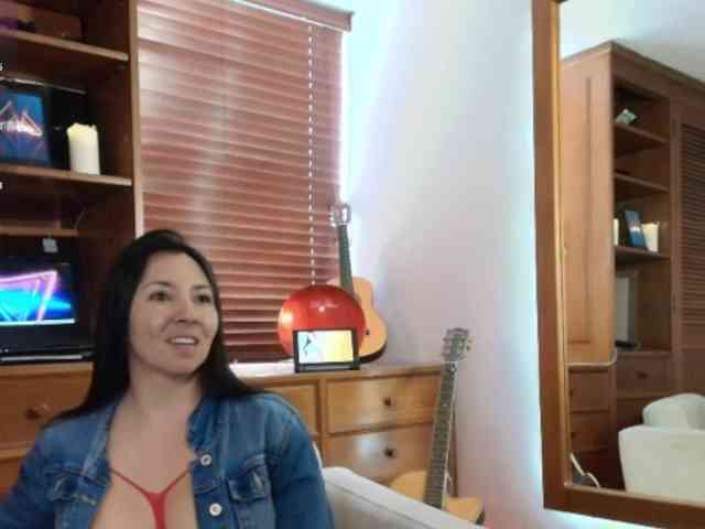 Taliapeach webcam