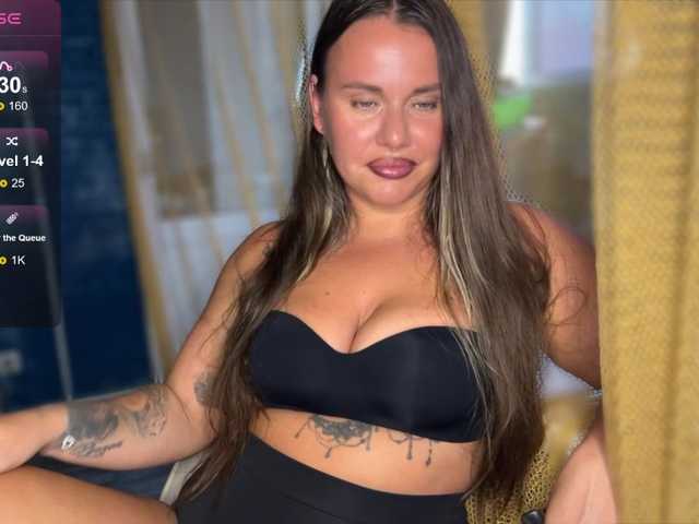 miss-christine live cam on BongaCams