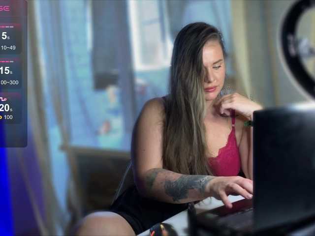 miss-christine live cam on BongaCams