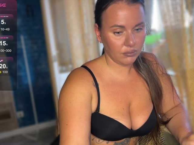 miss-christine live cam on BongaCams