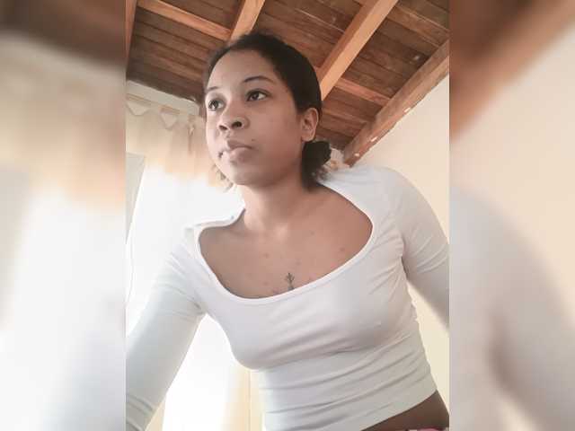 Silvanarose live cam on BongaCams