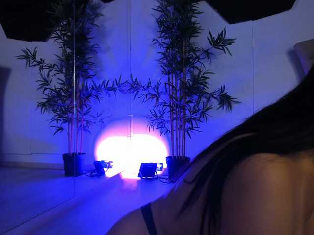 MiaHart live cam on BongaCams