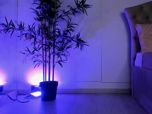 MiaHart live cam on BongaCams