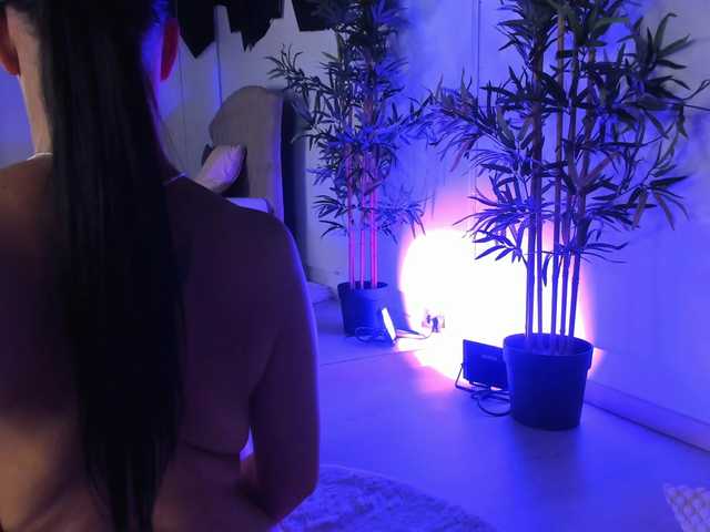 MiaHart live cam on BongaCams