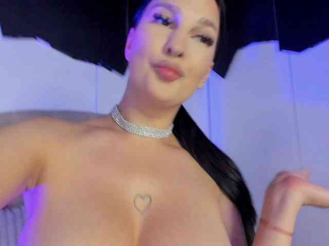 MiaHart webcam