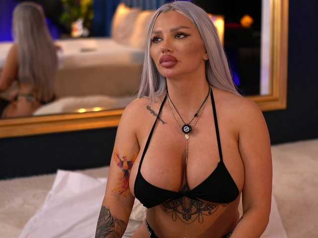 BlancheLuxe live cam on BongaCams