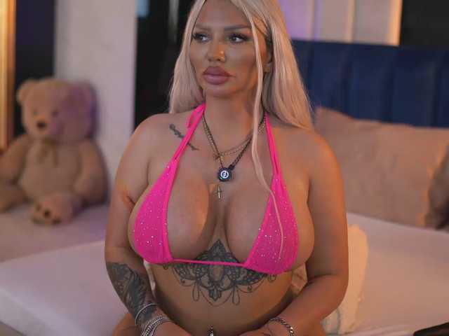 BlancheLuxe live cam preview