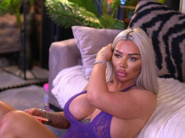 BlancheLuxe live webcam show