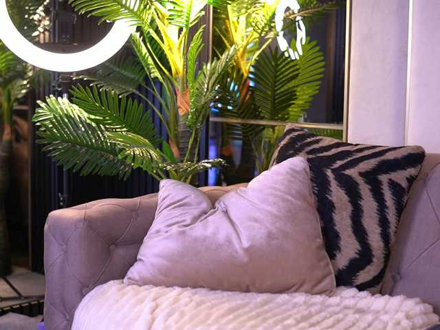 BlancheLuxe live webcam show