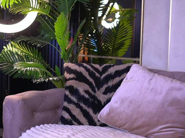 BlancheLuxe live cam on BongaCams