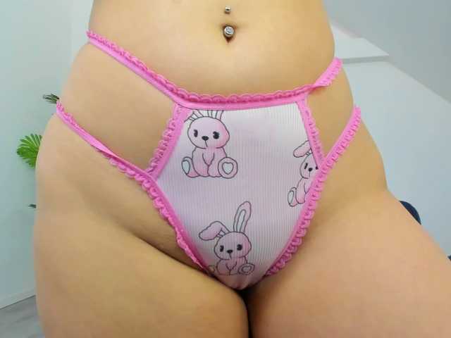 IssaBelle18 live cam on BongaCams