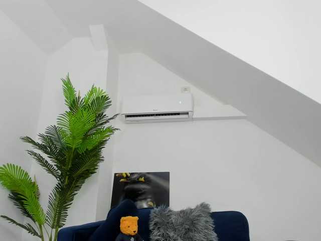 IssaBelle18 live cam on BongaCams