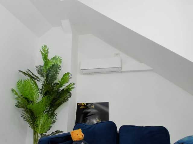 IssaBelle18 live cam on BongaCams