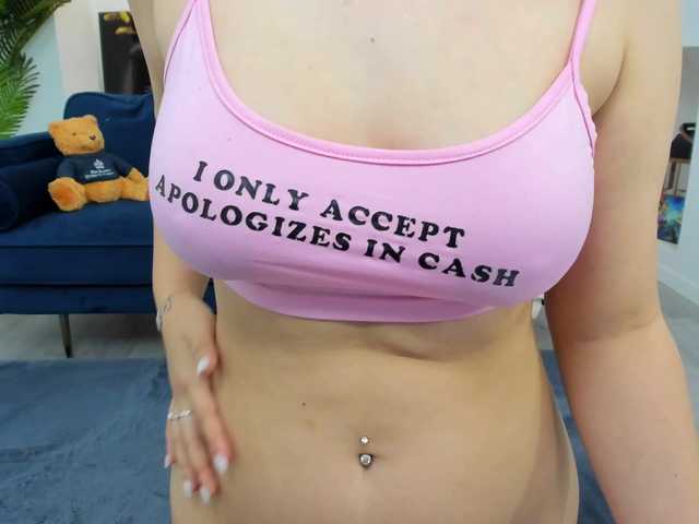 IssaBelle18 live cam on BongaCams