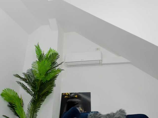 IssaBelle18 live cam on BongaCams